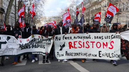 巴黎示威者关闭博物馆入口以抗议