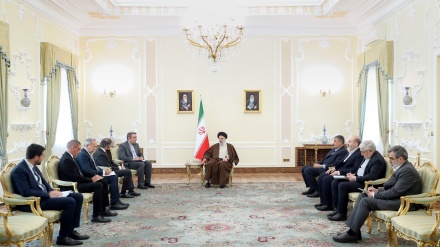 Presiden Iran Terima Kunjungan Dirjen IAEA