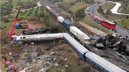 Incidente ferroviario in Grecia, 40 morti e 130 feriti. Si dimette ministro dei Trasporti