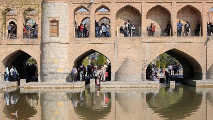 (FOTO DEL GIORNO) Nowruz, Si-o-se Pol