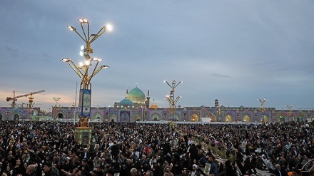 Pidato Rahbar untuk Tahun Baru 1402 HS di Mashhad (2)