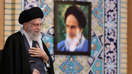 Pemimpin Besar Revolusi Islam: AS Kebingungan dan Tidak Berdaya