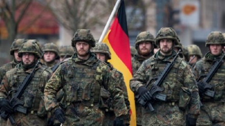 Germania, Bundestag, all'esercito 