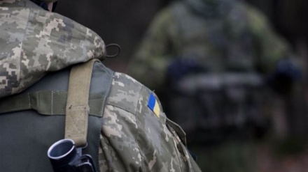 Sejumlah Tentara Ukraina Robek dan Bakar Al Quran