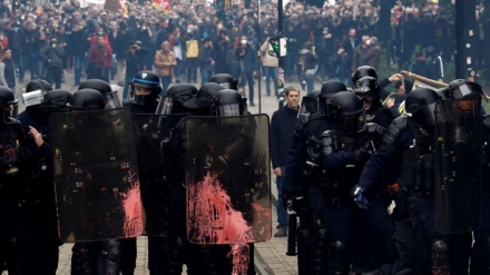 Iran urges France to heed protesters’ demands rather than stoke unrest in other countries