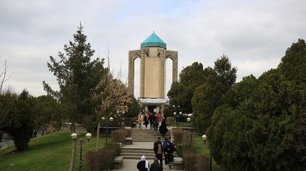 (FOTO) Nowruz, visita a Hamadan, tomba Avicenna - 2