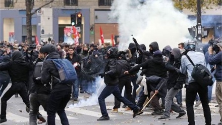 Франция полицияси намойишчиларни зўравонлик билан бостиришга уринмоқда
