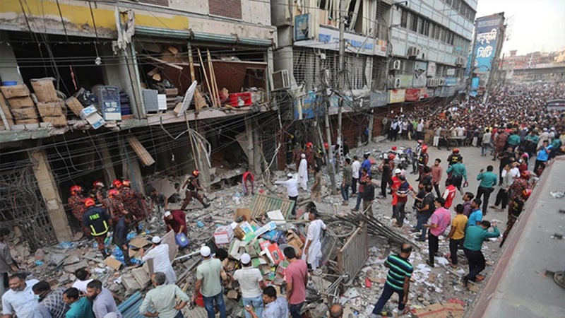 সিদ্দিকবাজারে ভবনে ভয়াবহ বিস্ফোরণ: নিহত ১৬, আহত শতাধিক