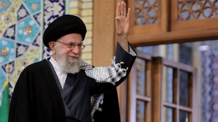 Leader donates fund to release needy inmates in Iran