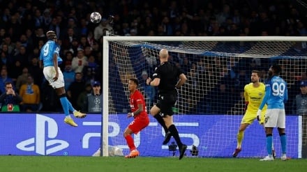 Champions League, Napoli 3-0 su Francoforte, azzurri ai quarti per la prima volta + VIDEO