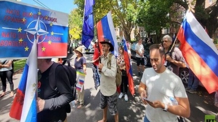 Проведение демонстраций в Австралии против НАТО и в поддержку России 