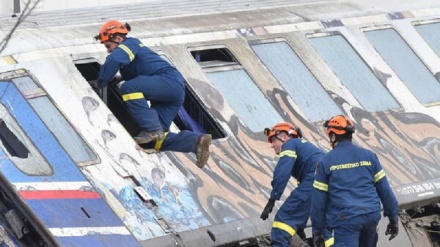 In Grecia esplode la rabbia dopo il disastro ferroviario