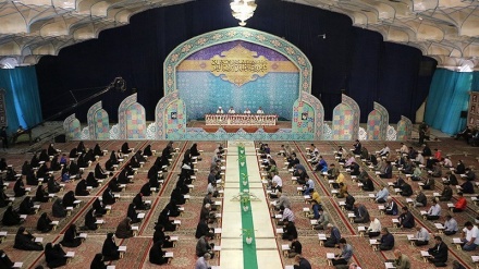 Ramadan, Warga Kerman Tadarus di Huseiniyah Tsarullah
