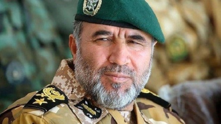 د ایران او عمان د پوځ قومندانانو ملاقات کړی دی