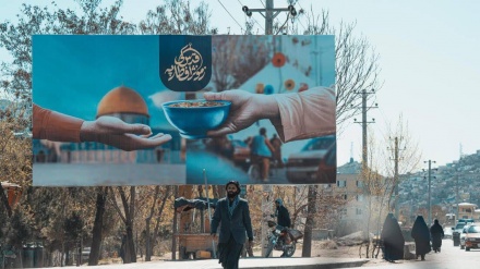 نصب تابلوهای «افطارمان در قدس» در خیابان‌های کابل