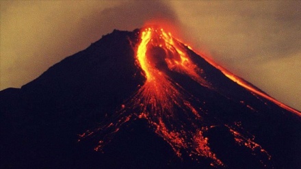 Индонезиядаги Мерапи вулқонининг отилди(видео)