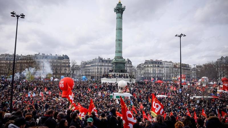 Qindra mijëra njerëz do të vazhdojnë grevat dhe protestat në Francë