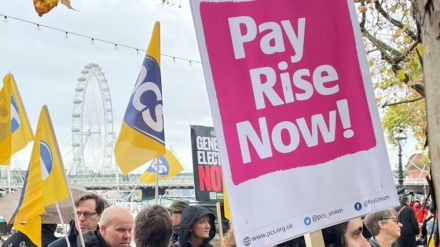 More than 100,000 British civil, public servants to go on all-out strike on April 28 over pay