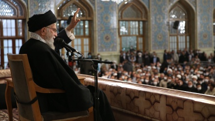 Ayatullah Khamenei: Musuh Berusaha untuk Menghilangkan Titik Kekuatan Iran