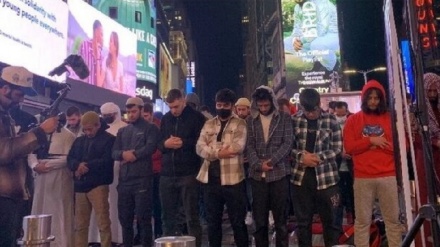 (VIDEO) Ramadan, preghiera in Times Square di New York