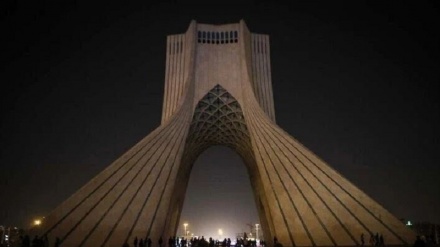 برج آزادی تهران همزمان با «ساعت زمین» خاموش شد