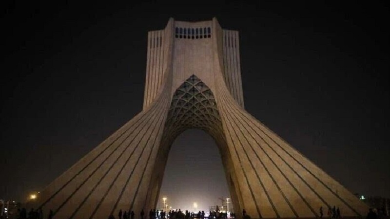 برج آزادی تهران همزمان با «ساعت زمین» خاموش شد