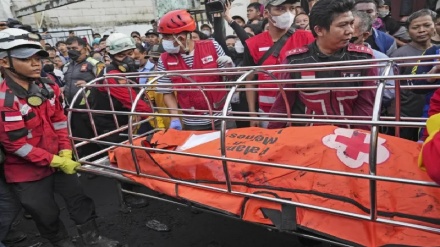 Indonesia, incendio in deposito carburante, almeno 19 i morti
