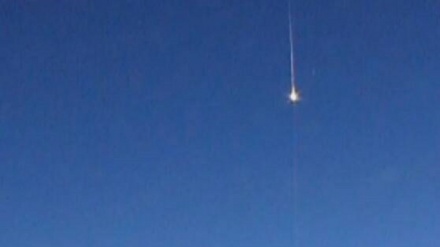 日本防衛省が映像を公開、“北朝鮮の弾道ミサイル関連か 空中で確認”