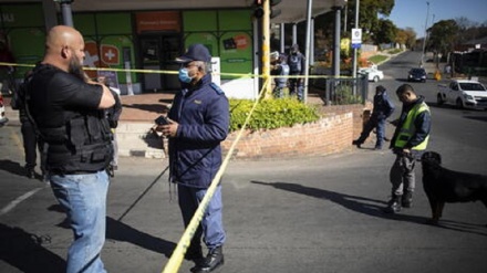 Sudafrica: indagava su corruzione, ucciso insieme al figlio