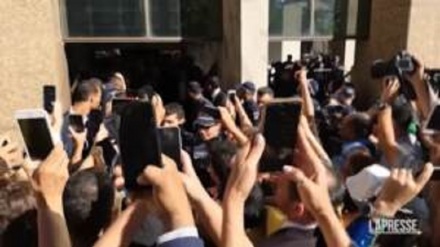 Brasile, Bolsonaro acclamato dai supporter al ritorno in patria
