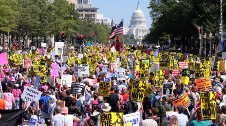 米ワシントンで反戦デモ