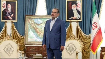 Ali Shamkhani lascia Tehran per gli Emirati Arabi Uniti