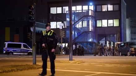 Mindestens 7 Tote und mehrere Verwundete bei tödlichen Schüssen auf deutsche Kirche