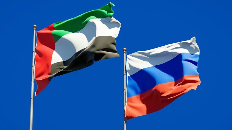 Bendera UEA dan Rusia