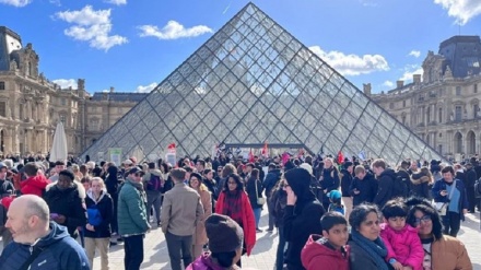 Pegawai Museum Louvre Paris Mogok Kerja
