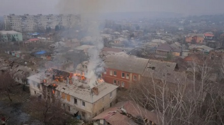 बाख़मोत में भीषण लड़ाई, जंग में रूस की विजय हरगिज़ सहन नहीं कर सकता अमरीका, ज़ेलेन्स्की ने कहा रूसी अधिकारियों पर मुक़द्दमा चले