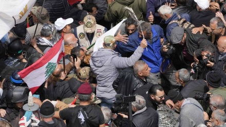 Qindra libanezë protestojnë kundër përkeqësimit të krizës ekonomike