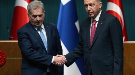 Nato: Erdogan, sì all’adesione della Finlandia