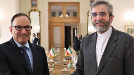 באקרי קאני דן עם מקבילו הכוויתי ביחסים הבילטרליים