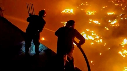 इंडोनेशिया के तेल डिपो में भीषण आग, 17 की मौत, 52 दमकल गाड़ियां भी काबू न पा सकीं