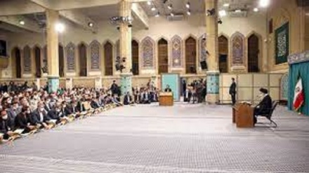 l'Ayatollah Khamenei: Lo scopo di recitare il Corano è influenzare gli ascoltatori