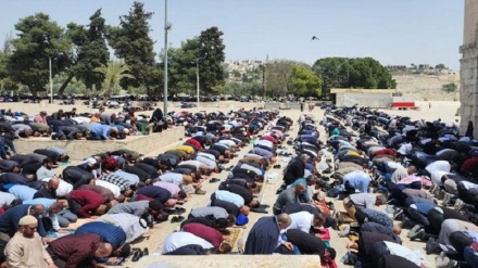 حضور ده‌ها هزار فلسطینی در مسجدالاقصی برای اقامه نماز جمعه