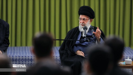 अमरीका कमज़ोर हो रहा है, ईरान की ताक़त बढ़ रही है