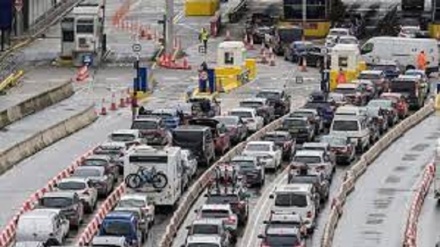 Brexit, code di 15 ore per gli inglesi a Dover: “E a novembre sarà ancora peggio”