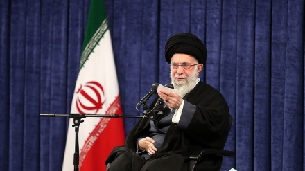 Rahbar Bertemu Sejumlah Mahasiswa dan Aktivis