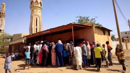 Sudan, in fuga migliaia civili da scontri, in milioni a rischio