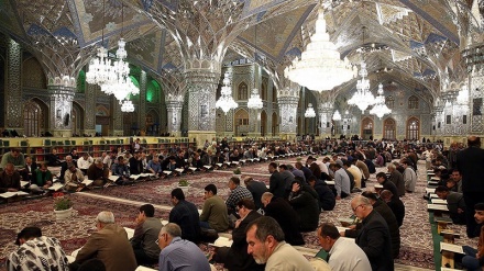 Bulan Suci Ramadan, Ini Kegiatan Warga Iran (1)