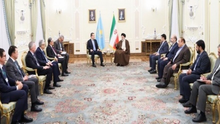 ראיסי דן עם ראש ממשלת קזחסטן על היחסים בין שתי המדינות