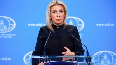 Moscou réagit aux déclarations anti-russes de Macron