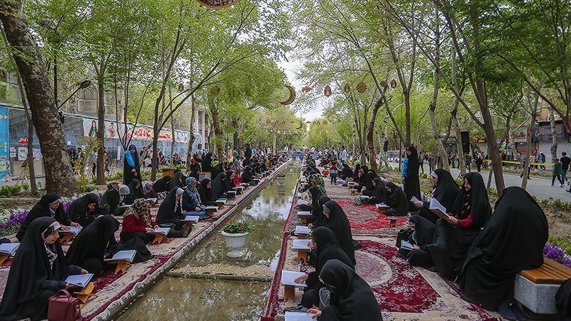 Tadarus di Taman Chahar Bagh Isfahan, Ramadan 1444 H.